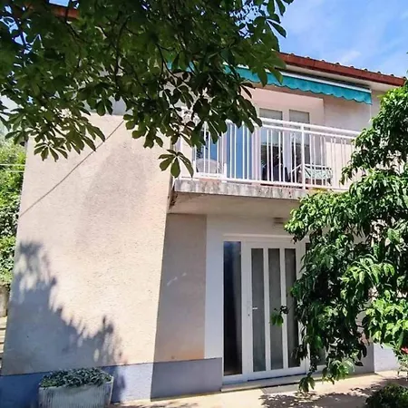 Luxury Ivone With Balcony And Garden Apartman *