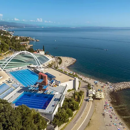 Luxury Ivone With Balcony And Garden * Rijeka