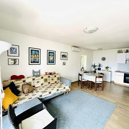 Luxury Ivone With Balcony And Garden * Rijeka