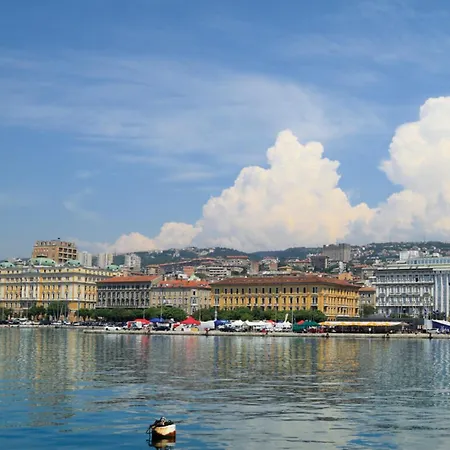 Luxury Ivone With Balcony And Garden Rijeka