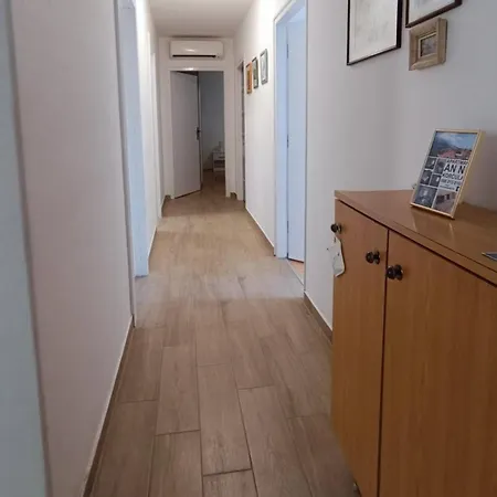 Luxury Ivone With Balcony And Garden *