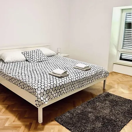 Apartman Luxury Ivone With Balcony And Garden *