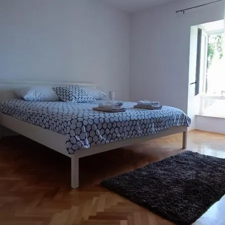 Luxury Ivone With Balcony And Garden Rijeka