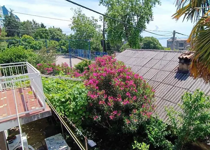 アパート Luxury Ivone With Balcony And Garden