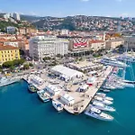 Luxury Ivone With Balcony And Garden Rijeka