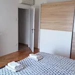 Daire Luxury Ivone With Balcony And Garden Rijeka