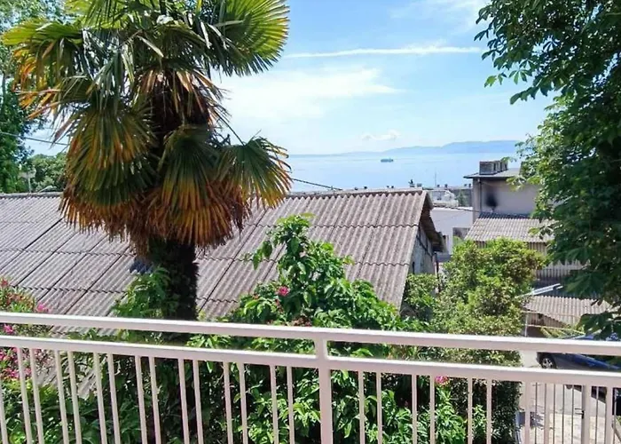 Luxury Ivone With Balcony And Garden *